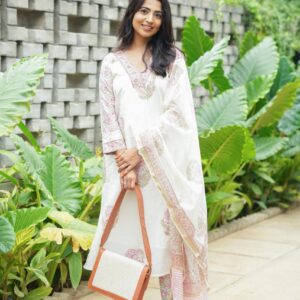Where Comfort Meets Class – Festive Elegance in Every Thread